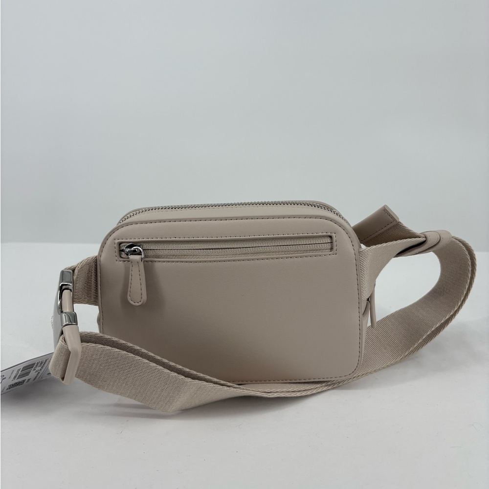 Lululemon Everywhere Belt Bag 1L
Leather Alternative - Picture 7 of 8